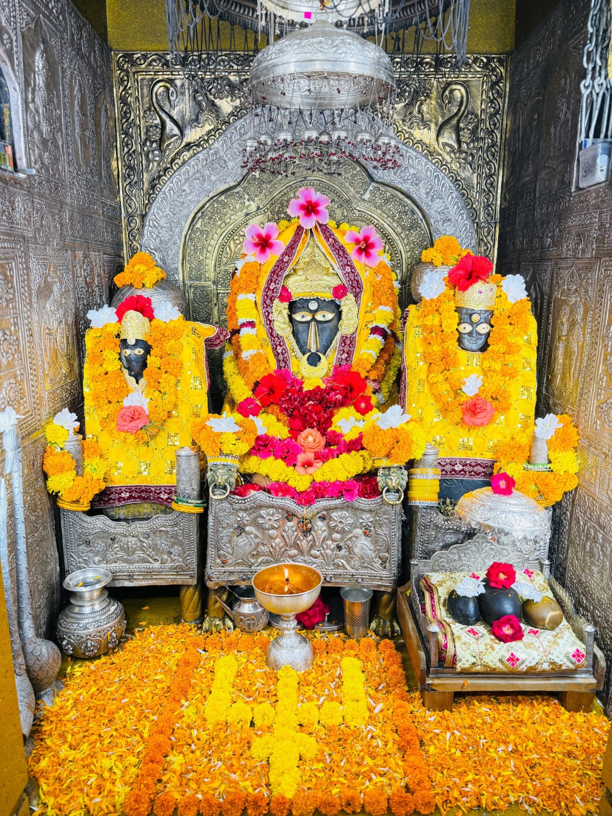 Devi Darshan with quick ride cabs / Taxi Service
